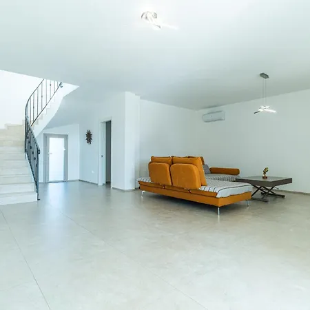 Infinity With Pool By Wonderful Italy Villa Olbia