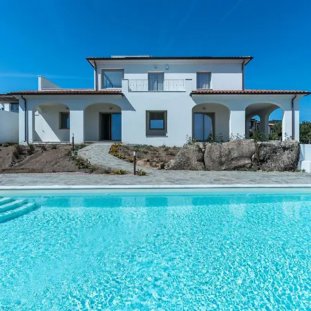 Infinity With Pool By Wonderful Italy Villa