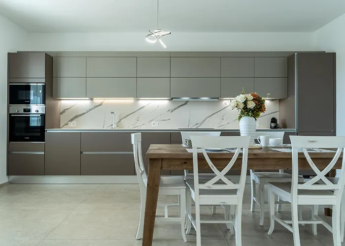 Infinity With Pool By Wonderful Italy Villa