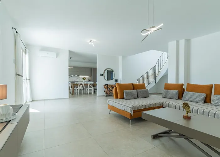 Infinity With Pool By Wonderful Italy Villa